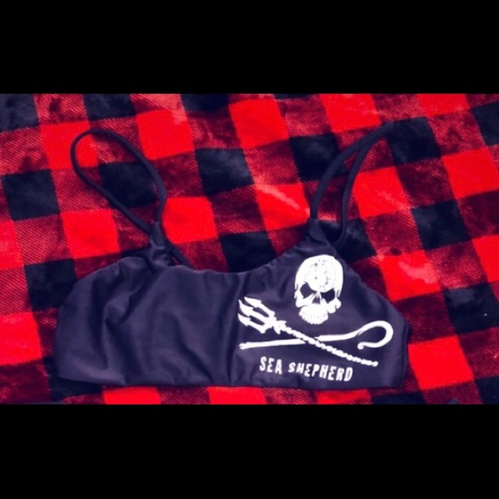 NWOT: Sea Shepherd black & white skull bikini top